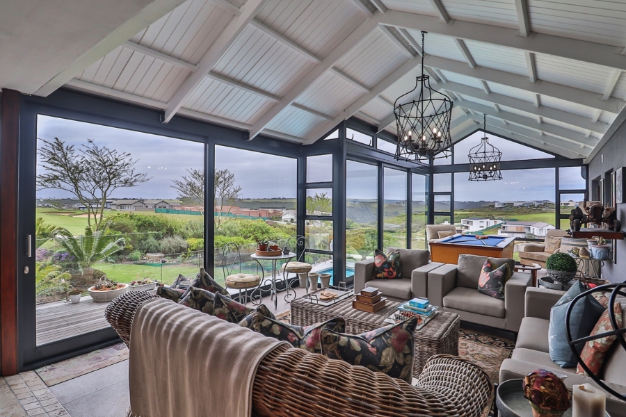 5 Bedroom Property for Sale in Oubaai Western Cape